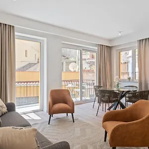 https://modern-apartment-near-the-historic-center.taorminaitalyhotels.com