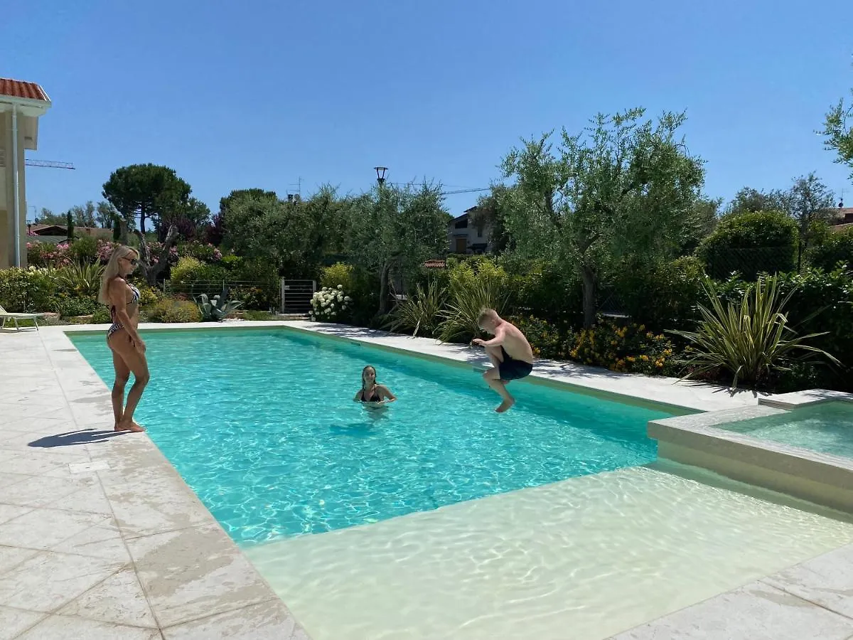 Dom wakacyjny Le Ville Della Romantica Manerba del Garda Włochy