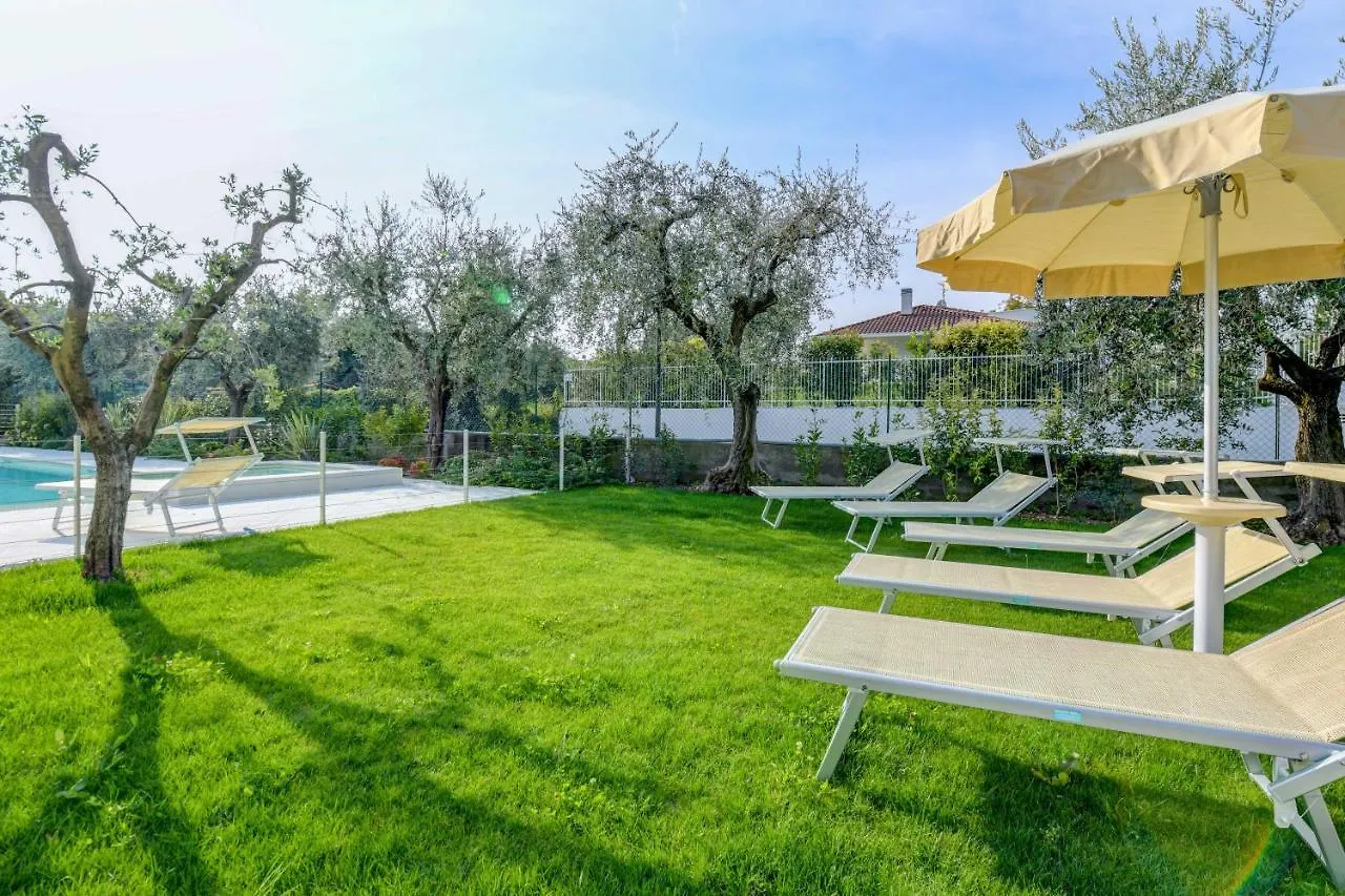Vakantiehuis Le Ville Della Romantica Manerba del Garda Italië